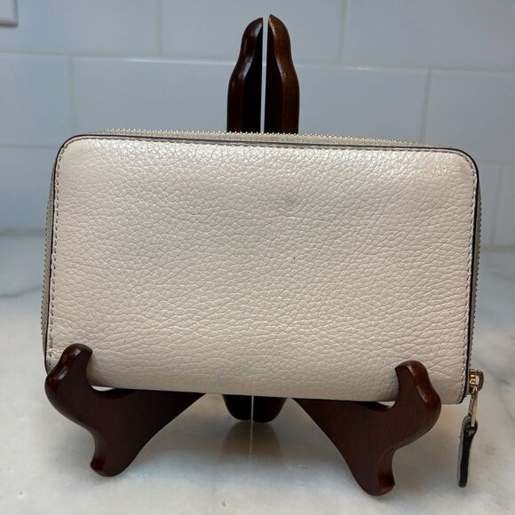 Coach Ivory Pebbled Leather Full Zip Wallet HTF - Picture 4 of 16